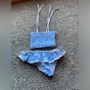 Smoke free home. Only worn once